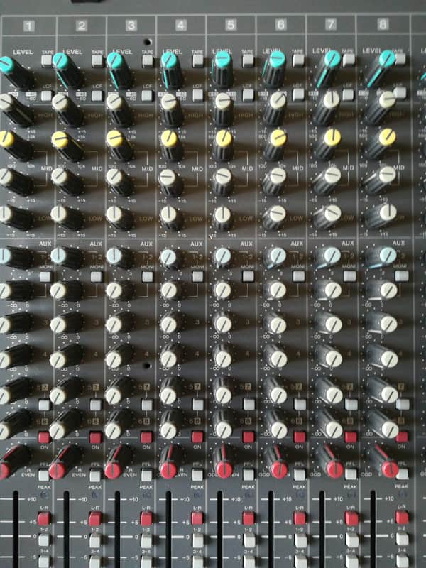 SONY オーディオミキサー　SRP-V110 SRP-V110 特長 | プロオーディオ | ソニー