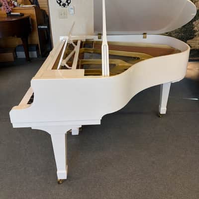 Yamaha G1 Baby Grand Piano | Polished White image 2