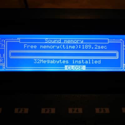 Akai MPC 2000XL Custom Black w/Blue LEDs & Black PADs 1GB CF Drive 32MB RAM imagen 16