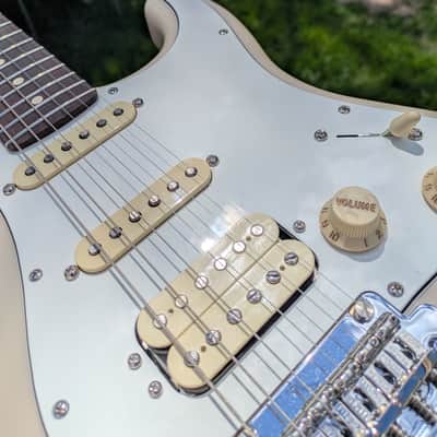 Fender Player II Stratocaster HSS 2024 - Present - White Blonde Bild 3