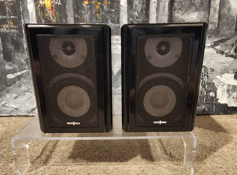 Insignia Insignia speakers 90s  - Black image 1