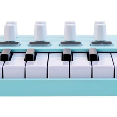 Arturia MiniLab 3 Aquamarine 25-Key MIDI Music Production Keyboard Controller image 2