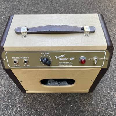 Fender Champion 600 5-Watt 1x6" Guitar Combo image 2