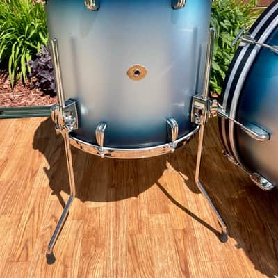 Slingerland Radio King 3-Ply Mahogany/Poplar Drum Set Silver & Blue Lacquer 24/13/16 w/ 6.5x14 Snare image 7