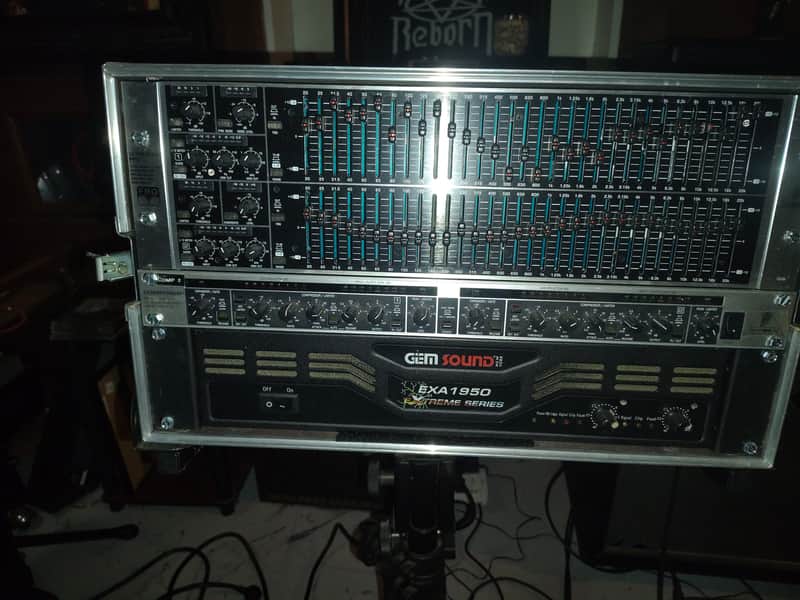 Rack mount case with eq...amp and.. comp ...package Road case - Black silver image 1