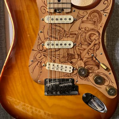 Fender American Deluxe Stratocaster with Maple Fretboard 2004 - 2010 - Amber image 2