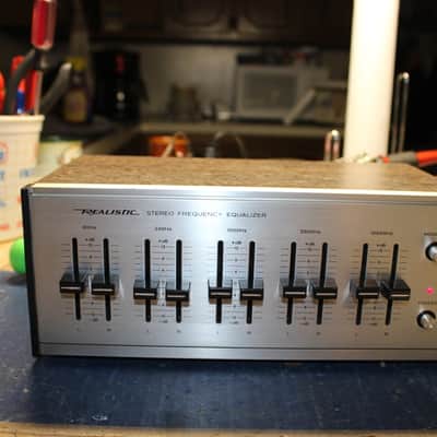 Restored Realistic  5 band Graphic Equalizer 31-1987 (9) with original box image 1