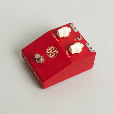65 Amps  Colour Face Fuzz Effect (2010s), ser. #F-01160116. image 4