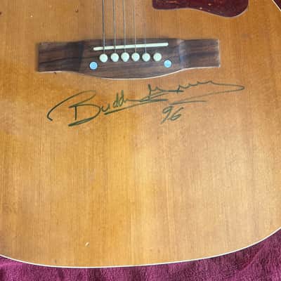 No name Acoustic signed by Buddy Guy image 1