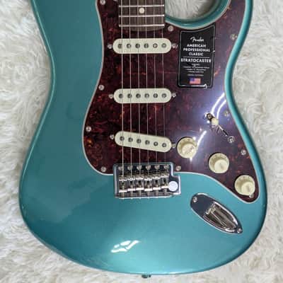 Mint Fender American Professional Classic Stratocaster, Faded Sherwood Green Metallic image 3