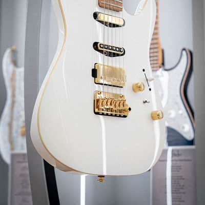 Ibanez LB1-WH Lari Basilio Signature 2023 - 2025 - White image 2