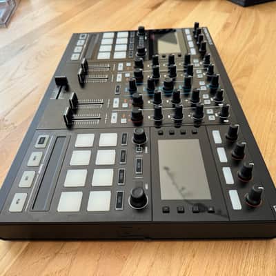 Native Instruments Traktor Kontrol S5 - Black image 9