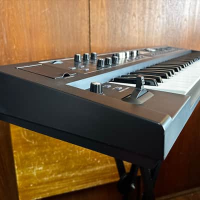 Roland V-Combo VR-09-B 61-key Stage Performance Keyboard w/ box image 6