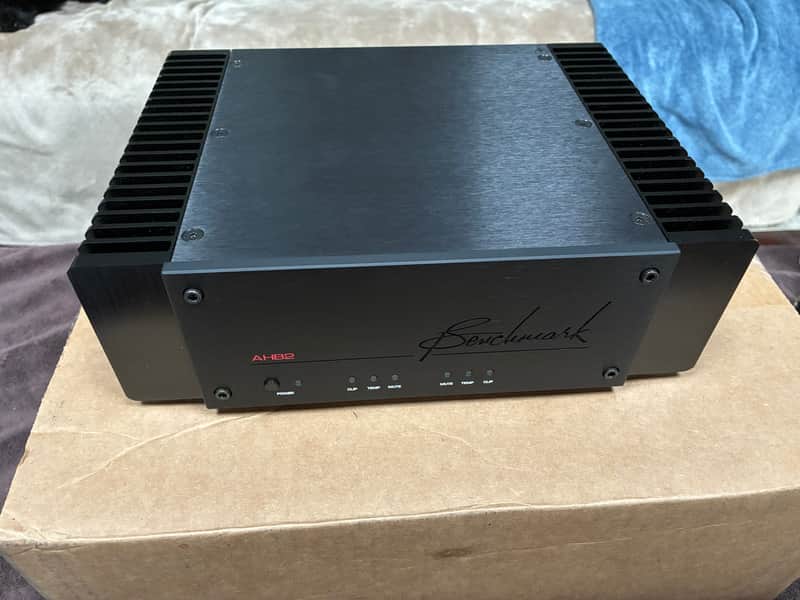 Benchmark AHB2 - Black image 1