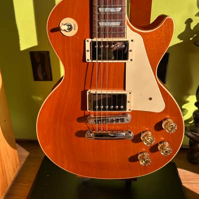 Gibson 2015 Les Paul Traditional with New Gibson Deluxe Tuners and the Rare ‘59 Tribute Humbuckers image 2