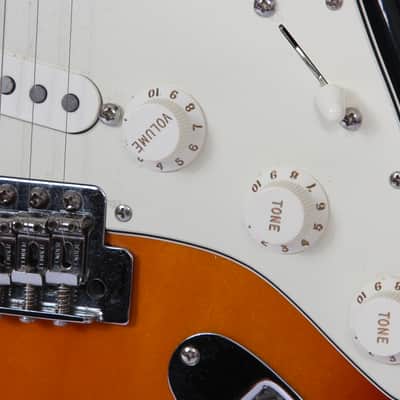 Fender Standard Stratocaster with 920D Hush Puppies pickups, G&G Case, Vintage Tremolo, Rosewood Fretboard 1993 - 1997 - Brown Sunburst image 7