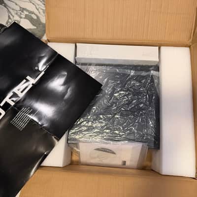Rotel T-11 Current - Black box accessories and manual image 7