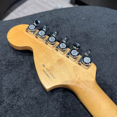 Fender Deluxe Roadhouse Stratocaster with Pau Ferro Fretboard 2018 - 2021 - Mystic Ice Blue image 9