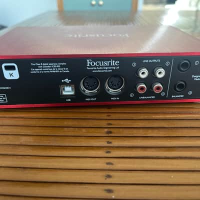 Focusrite Scarlett 2i4 2nd Gen USB Audio Interface 2016 - 2018 - Red / Black image 2