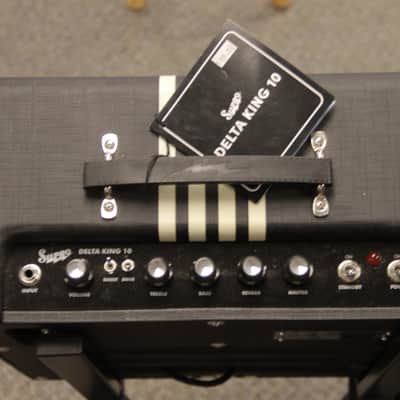 Supro 1820R Delta King 10 5-Watt 1x10" Guitar Combo 2021 - Present - Black / Cream Stripes image 3
