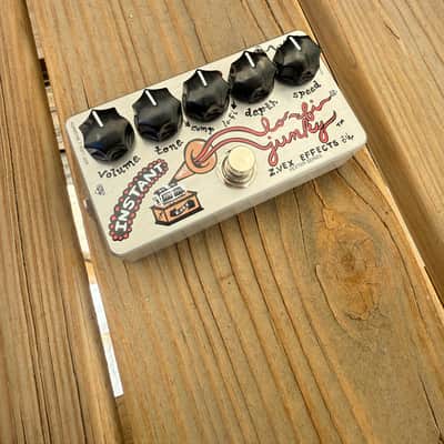 Zvex Vexter Series Instant Lo-Fi Junky Chorus/Vibrato 2010s - Silver with Graphic image 2