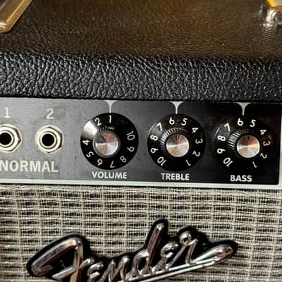 Fender '65 Deluxe Reverb Reissue 22-Watt 1x12" Guitar Combo 1994 - Present - Black image 3
