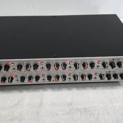 Klark-Teknik DN 410 dual parametric equalizer. 2 Channels of 5 fully parametric bands, plus High and Low shelves. With KT model BU-37 output transformers . Very beautiful and clean, made in England image 3