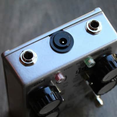 CAROLINE  Parabola Solid State Tremolo image 4