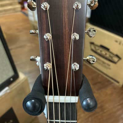 Martin  D28  - Satin Amberburst #2816802 /4lbs. 11.4oz image 8