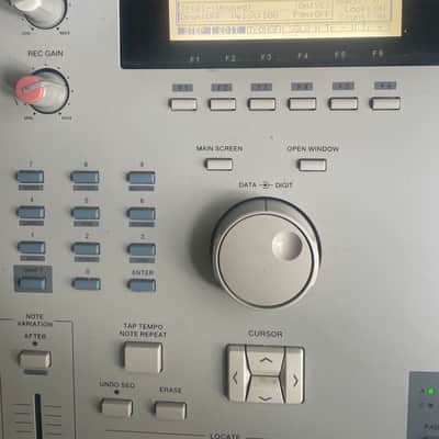 Akai MPC2000 MIDI Production Center 1997 - 2001 - Grey image 3