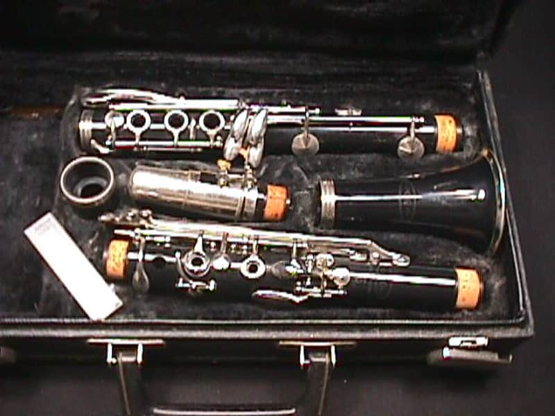 A Vito Reso-Tone Bb Clarinet in it's Original Case & Ready to Play   11 C image 1
