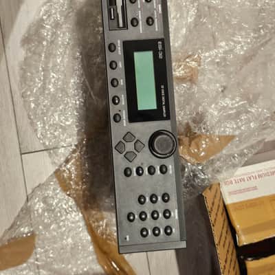E-MU Systems ESI-32 Rackmount 32-Voice Sampler Workstation Black image 2
