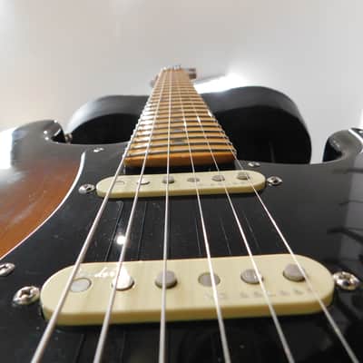 Fender American Ultra Luxe Stratocaster with Maple Fretboard 2021 - Present - 2-Color Sunburst image 9