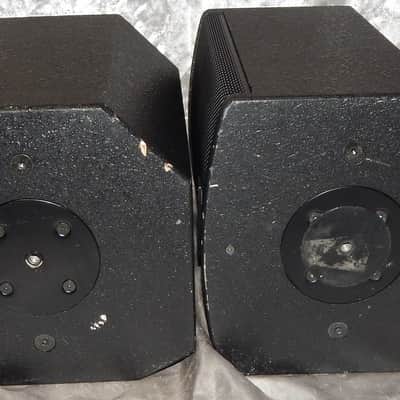 Tannoy V8 monitor speakers image 9