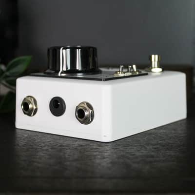 Preowned Sundance Electric HI-1 Fuzz (Harmonic Percolator) w/ Box - Early "Sundance Electronics" Version image 2