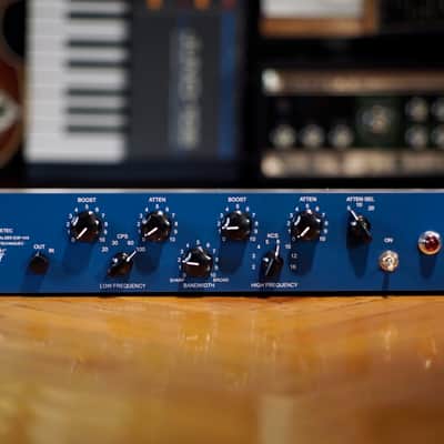 A pair of Pultec EQP-1As - Magnetec (magnetone techniques) tube EQ Equalizer image 4