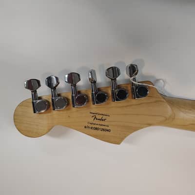 Squier Affinity Series Stratocaster with Rosewood Fretboard 2004 - 2013 - Metallic Red image 11