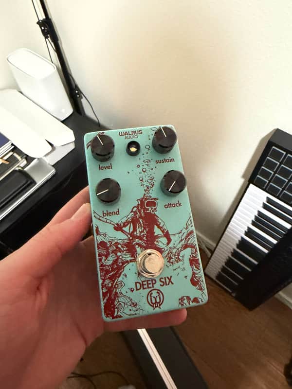 Walrus Audio Deep Six Compressor V1 2012 - 2018 - Blue / Red Diver image 1