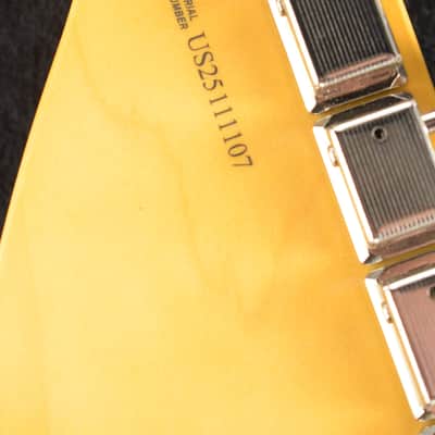 Fender American Professional Classic Jaguar Rosewood Fingerboard 3-Color Sunburst image 10