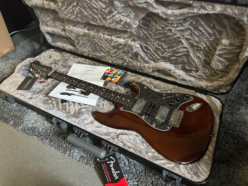 Fender Mod Shop stratocaster 2024 - Walnut