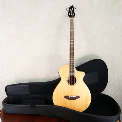 Breedlove Studio Bass w/HSC #14068204 USED 2014 image 1