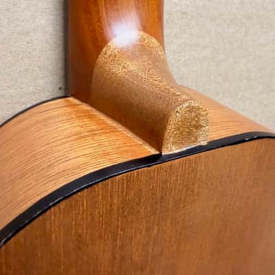Yamaha GL1 Guitalele 6-String Guitar/Ukulele Hybrid - Natural/Spruce Top image 16