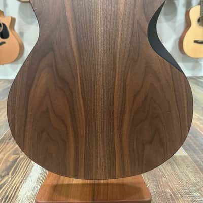 Furch Blue Deluxe Gc-SW a Sitka Spruce over a Gorgeous Black Walnut Back Duo Bevels *CNR Active* w/ Bag *Includes CNR Active Kit ($55 Value)* image 4