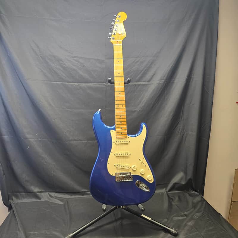 American Ultra Stratocaster Maple Fingerboard - Cobra Blue image 1