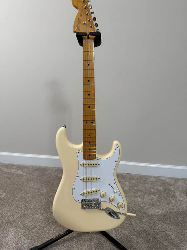 Fender Jimi Hendrix Artist Series Signature Stratocaster 2015 - Present - Olympic White image 1