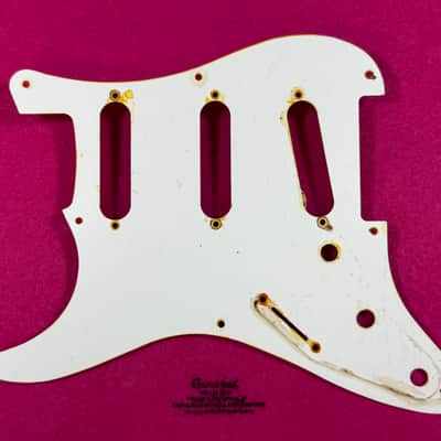 GVT Master-Aged 1954–1957 for Stratocaster® Pickguard – Vintage Eggshell ABS / Aged image 8