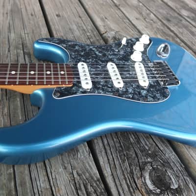 Fender Stratocaster MIM 2009 - Lake Placid Blue image 2