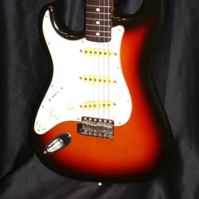 Fender Japan M.I.J. "J" series lefty `62 Stratocaster R.I. 1990 3 Color Sunburst image 1
