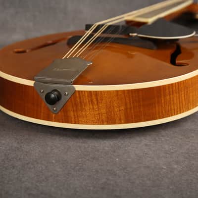 Kentucky KM-252 Deluxe A-Style Mandolin - Natural - 2nd Hand image 12