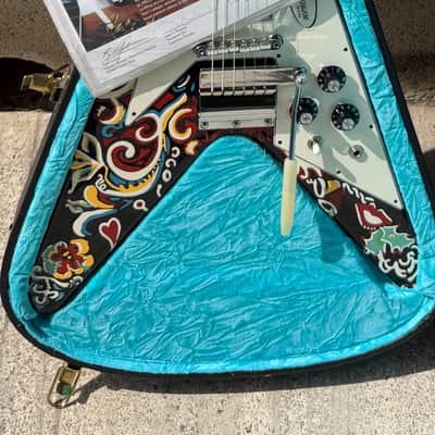 Gibson Custom Shop "Inspired By" Jimi Hendrix Psychedelic Flying V 2006 - Psychedelic Black image 8